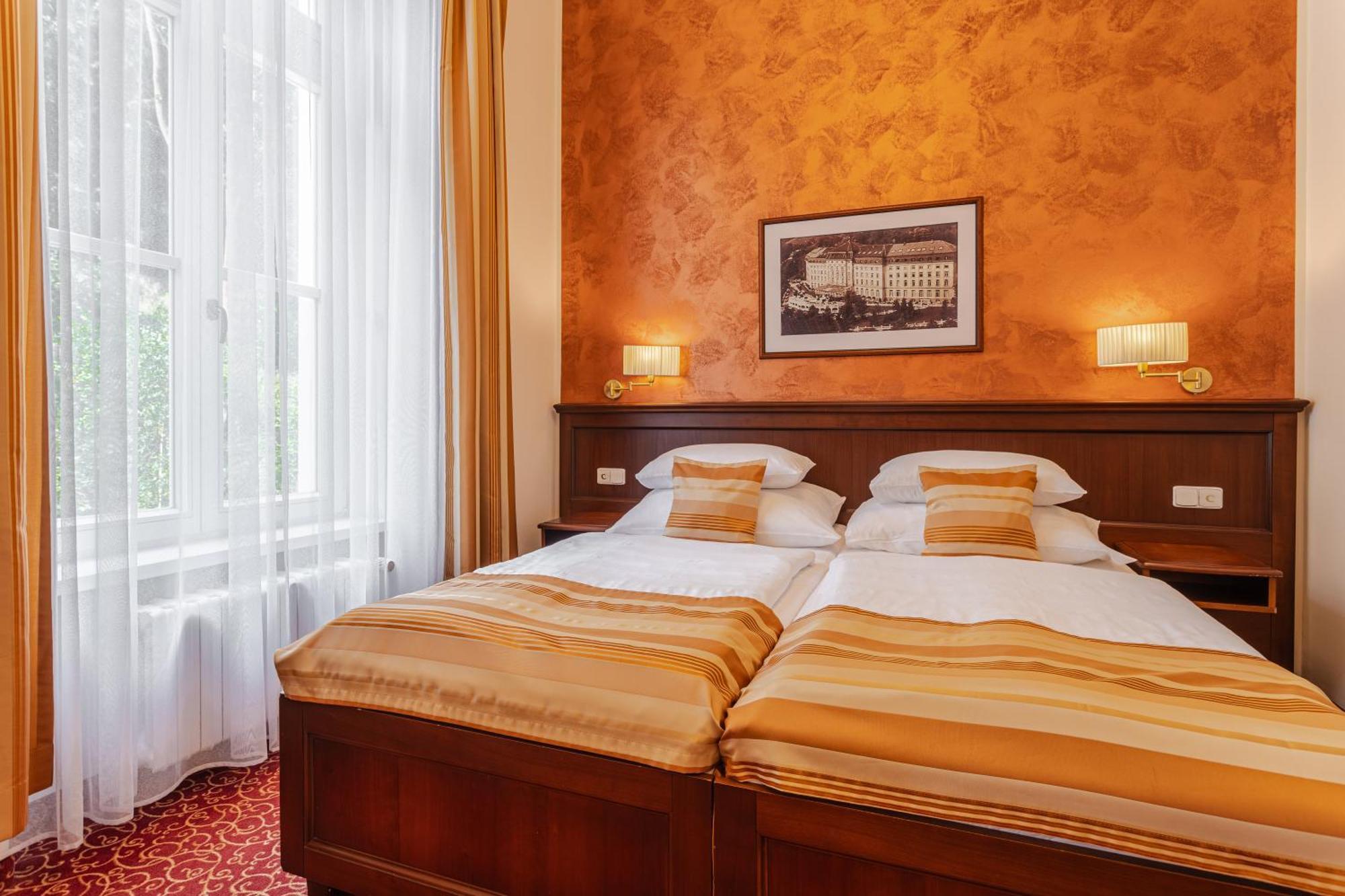 Hotel Radium Palace Jachymov Exterior photo