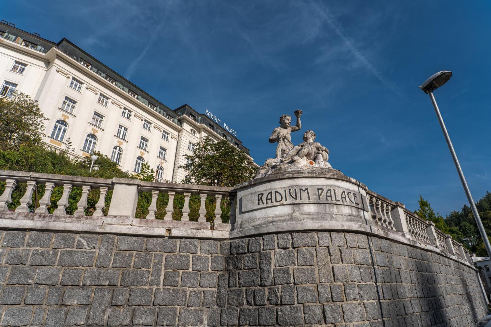 Hotel Radium Palace Jachymov Exterior photo